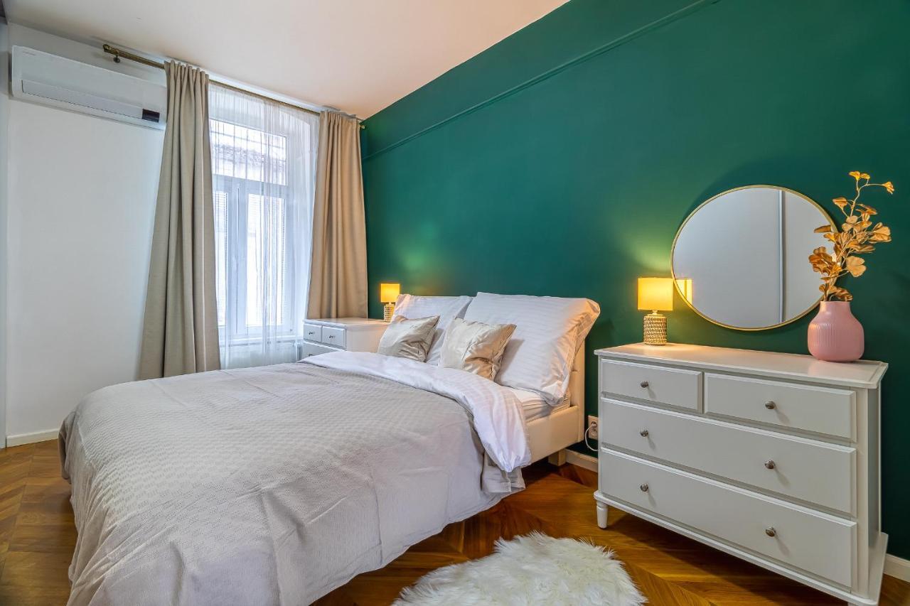 Apartment Trendy In